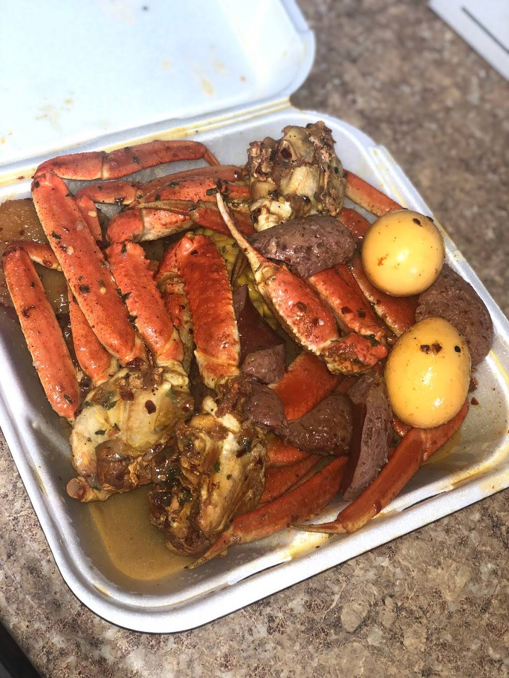 Krispy Krab | restaurant | 2518, 3100 18th Ave S, St. Petersburg, FL 33712, USA | 7273238100 OR +1 727-323-8100