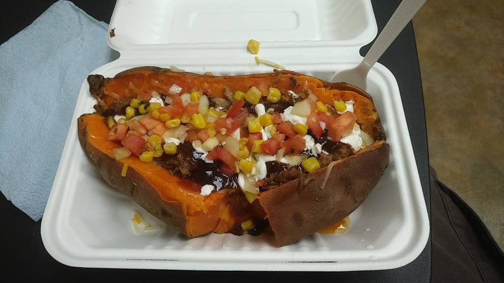 Smokin Barrel | restaurant | Milwaukie, OR 97222, USA | 5037085308 OR +1 503-708-5308