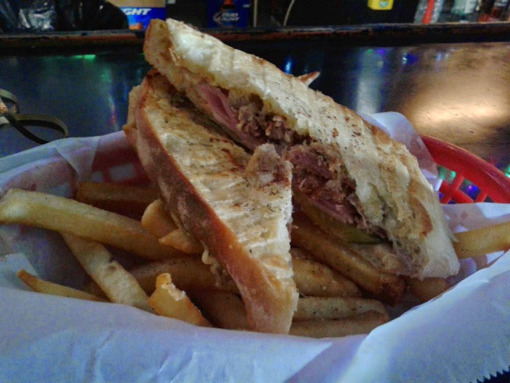 Tradewinds Social Club | restaurant | 2843 W Davis St, Dallas, TX 75211, USA | 2143379075 OR +1 214-337-9075