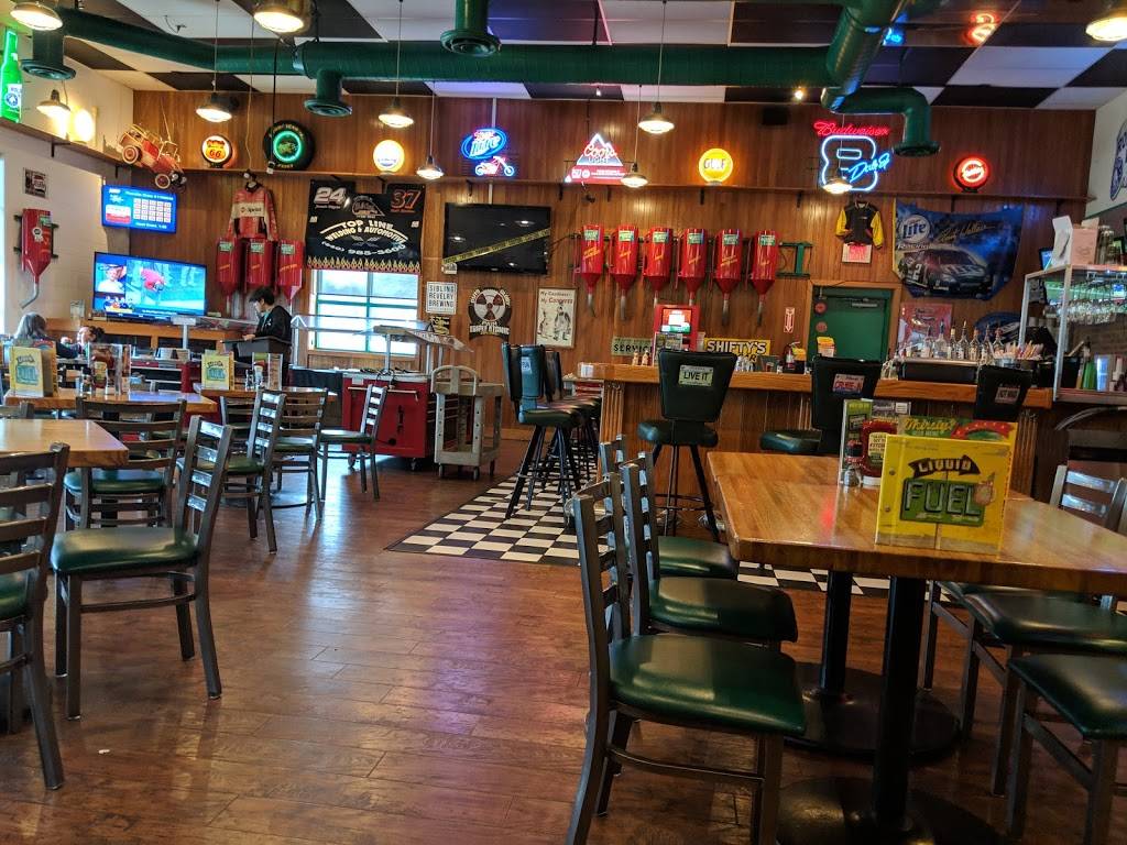 Quaker Steak & Lube | restaurant | 4900 Transportation Dr, Sheffield, OH 44054, USA | 4409349464 OR +1 440-934-9464