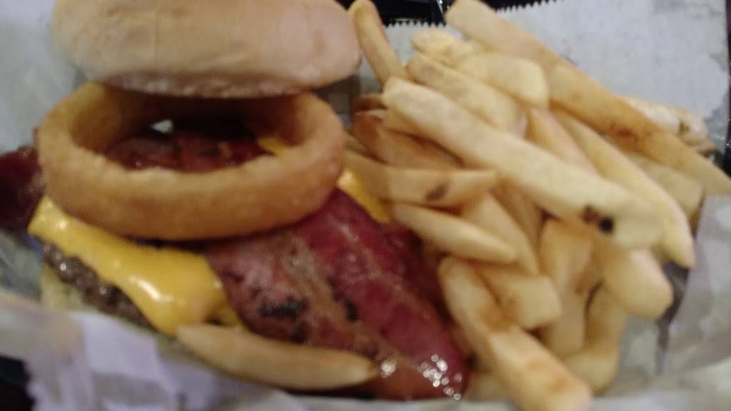 The Brickhouse Bar & Grill | restaurant | 866 Sparta St, St Libory, IL 62282, USA | 6187684488 OR +1 618-768-4488