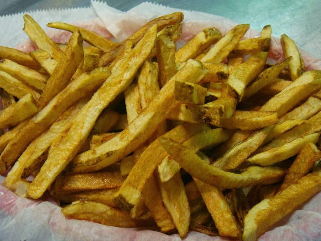 Little Johnnys II | restaurant | 130 E Washington St, New Castle, PA 16101, USA | 7246572210 OR +1 724-657-2210