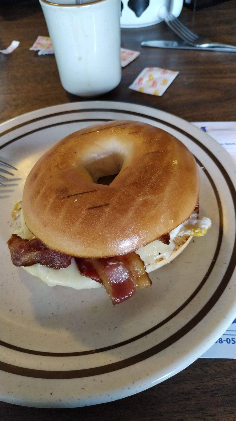 The Breakfast Room | restaurant | 675 Main St, West Dennis, MA 02670, USA | 5083980581 OR +1 508-398-0581