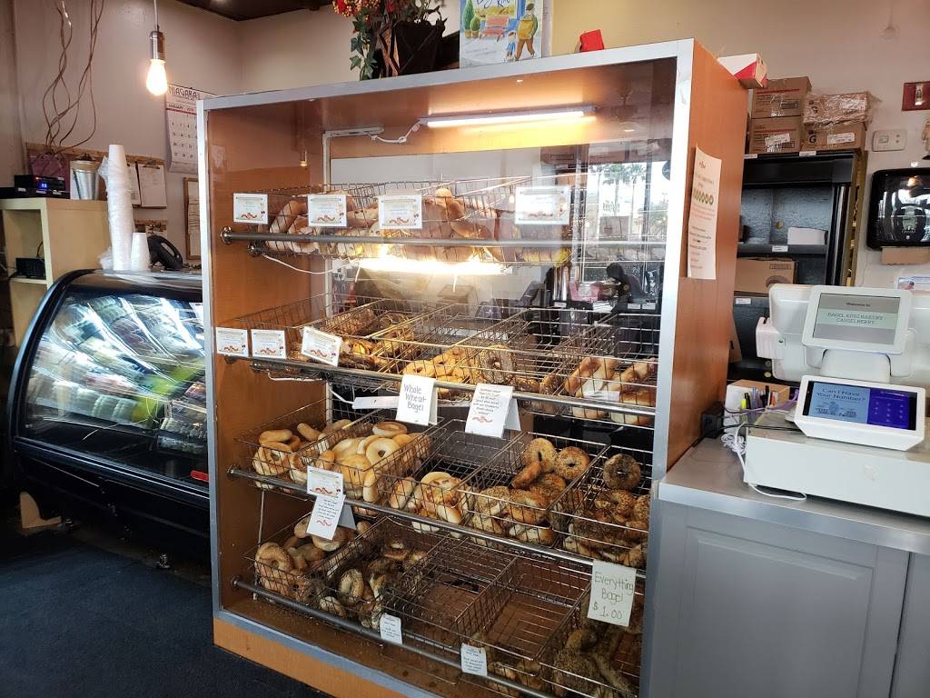 Bagel King | bakery | 1455 Semoran Blvd #113, Casselberry, FL 32707, USA | 4076576266 OR +1 407-657-6266