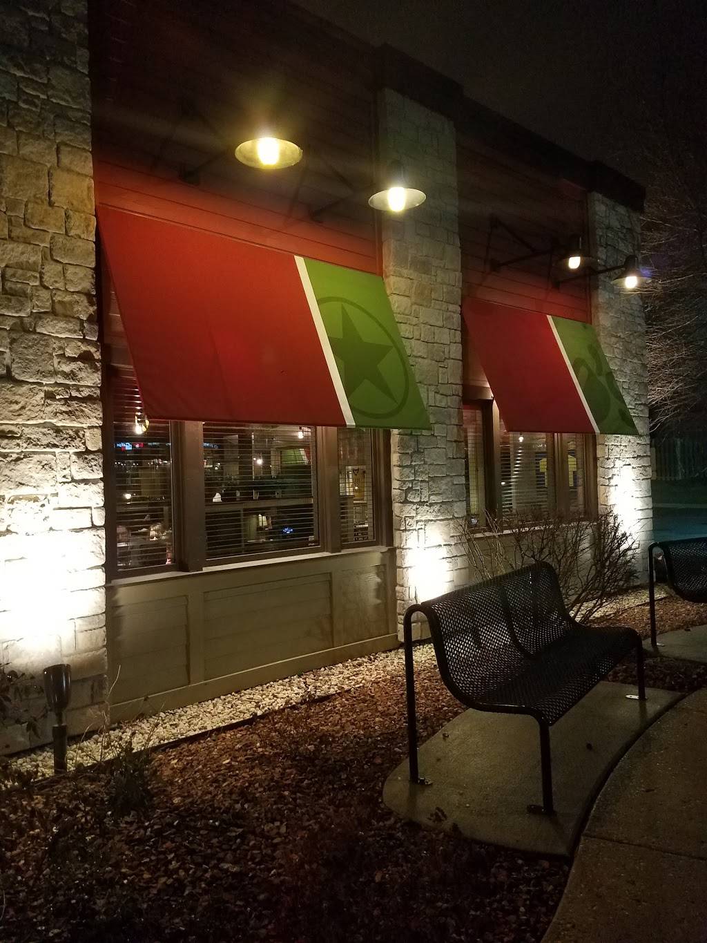 Chilis Grill & Bar | meal takeaway | 1041 S Sutton Rd, Streamwood, IL 60107, USA | 6304832352 OR +1 630-483-2352