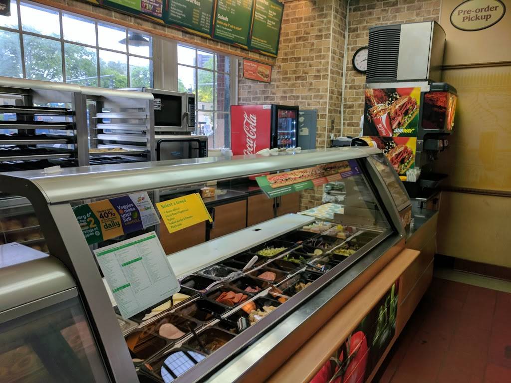 Subway | restaurant | 50 Union Ave, New Haven, CT 06519, USA | 2037727899 OR +1 203-772-7899