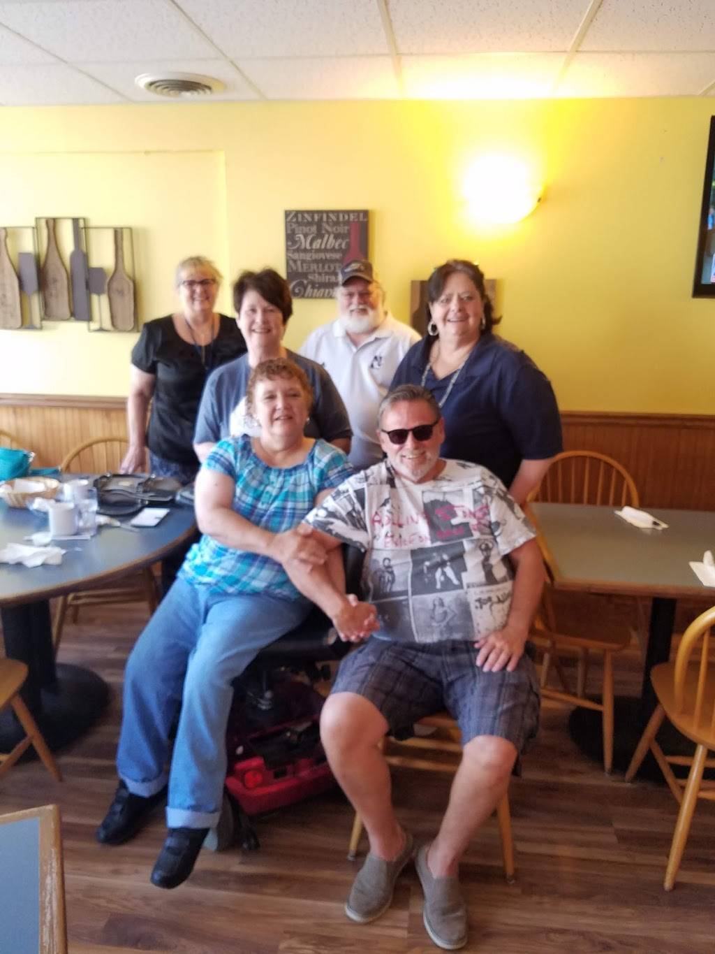 Stringtown Bar & Grill | restaurant | 255 Main St, Florence, KY 41042, USA | 8593718222 OR +1 859-371-8222