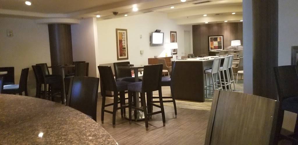 Basils Restaurant & Bar | restaurant | 12015 Harbor Blvd, Garden Grove, CA 92840, USA | 7147501000 OR +1 714-750-1000