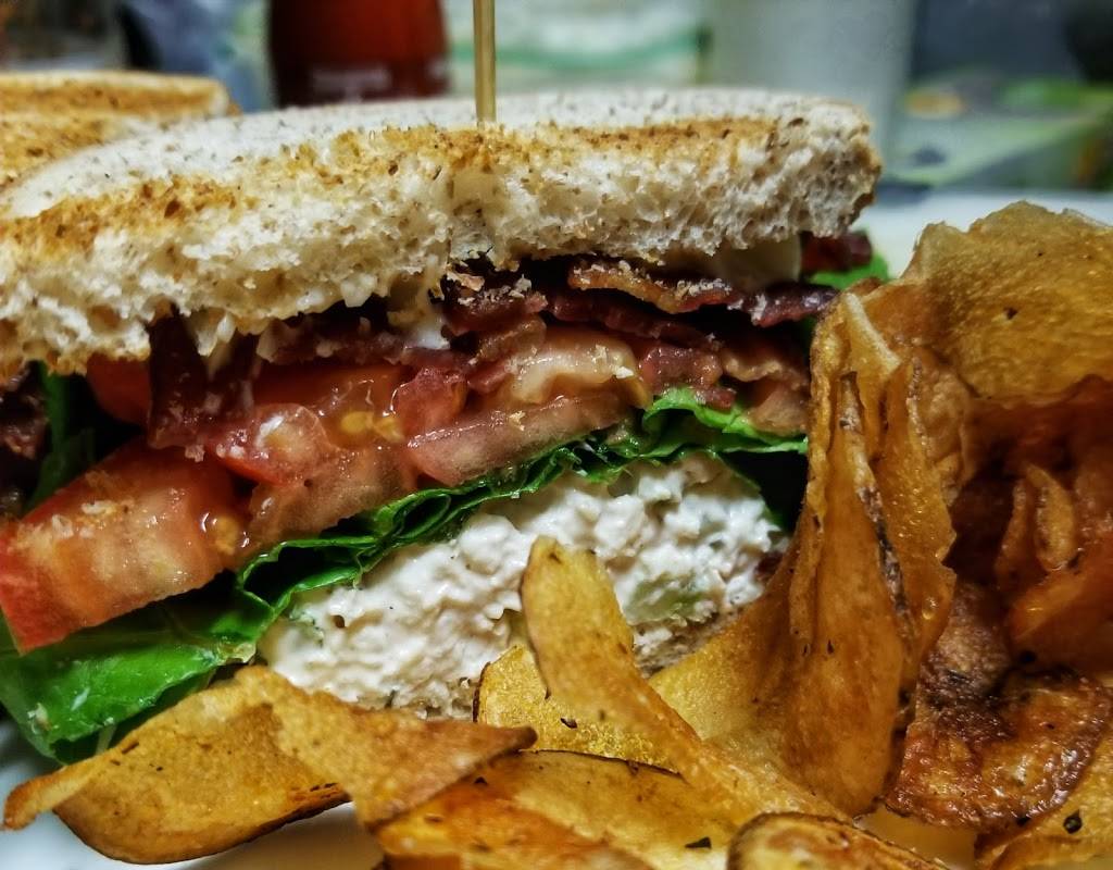 The Franklin Inn | restaurant | 800 N, Cleveland St, Richmond, VA 23221, USA | 8047169493 OR +1 804-716-9493