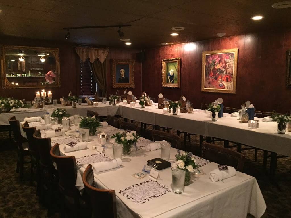 Pig On The Porch | restaurant | 130 Railway St W, Loretto, MN 55357, USA | 7634791788 OR +1 763-479-1788