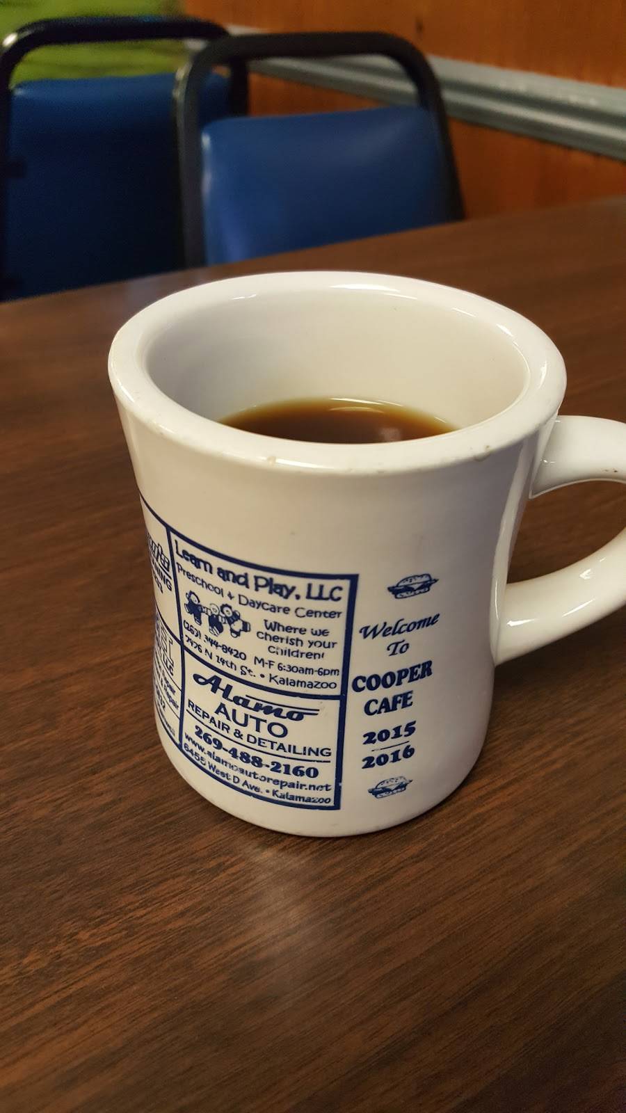 Nenas Cooper Cafe | restaurant | 7759 Douglas Ave, Kalamazoo, MI 49009, USA | 2693832960 OR +1 269-383-2960