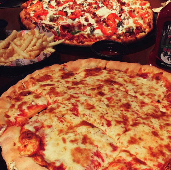 Rosatis Pizza | restaurant | 322 E Wilson St, Batavia, IL 60510, USA | 6308792992 OR +1 630-879-2992