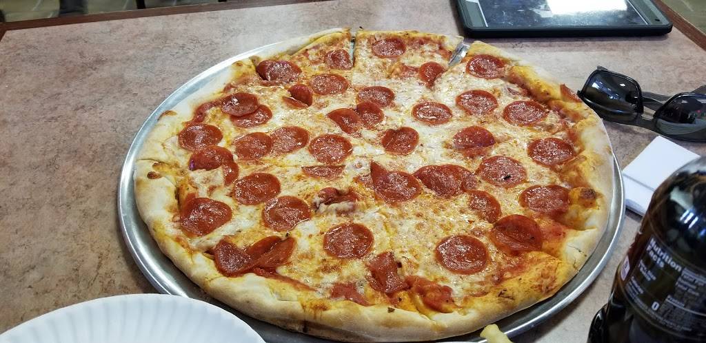 Mamma Lucia | restaurant | 9650 Main St, Fairfax, VA 22031, USA | 7034259408 OR +1 703-425-9408