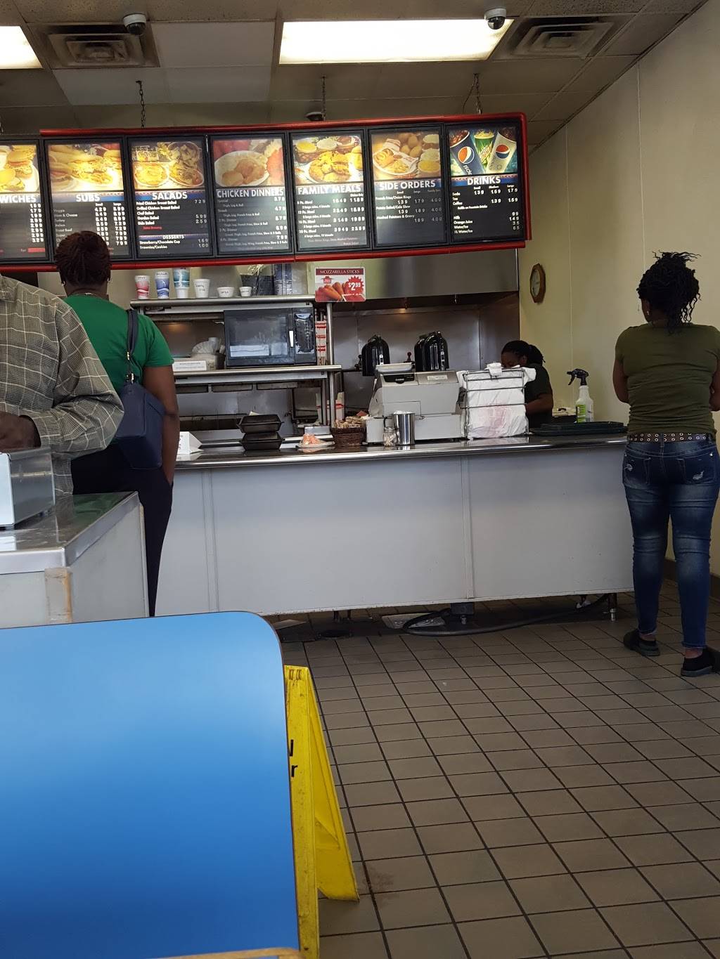 Meltons Restaurant | restaurant | 1000 W Broad St, Elizabethtown, NC 28337, USA | 9108624116 OR +1 910-862-4116