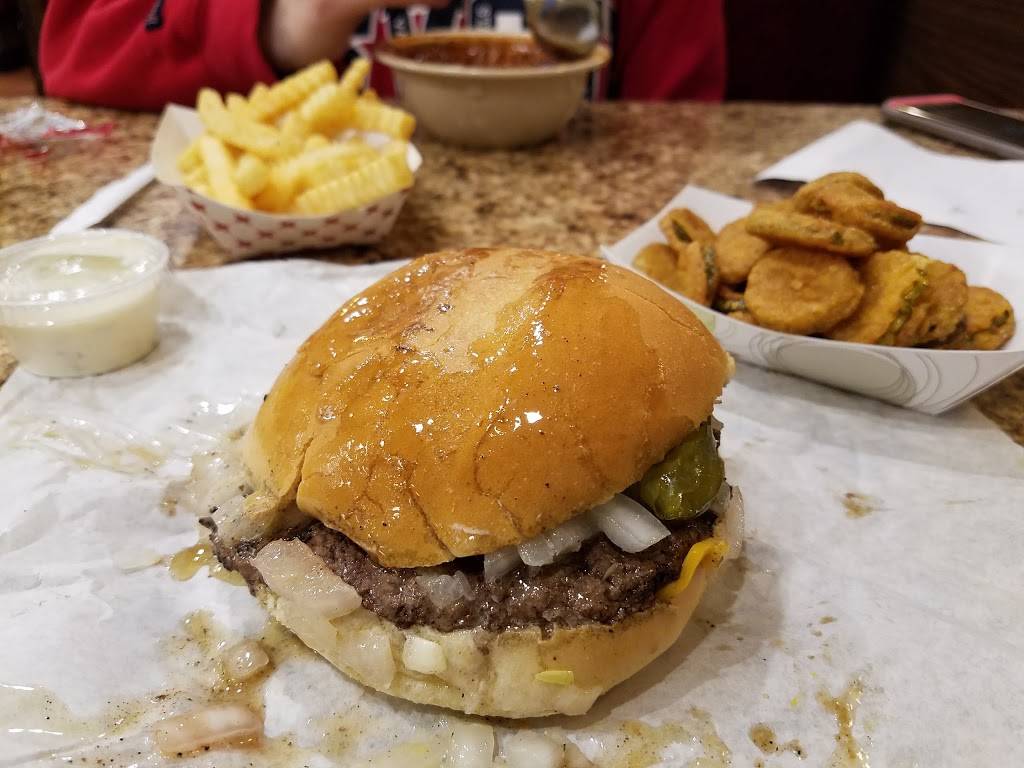 Mihms Charcoal Grill | restaurant | 342 Chute St, Menasha, WI 54952, USA | 9207220306 OR +1 920-722-0306