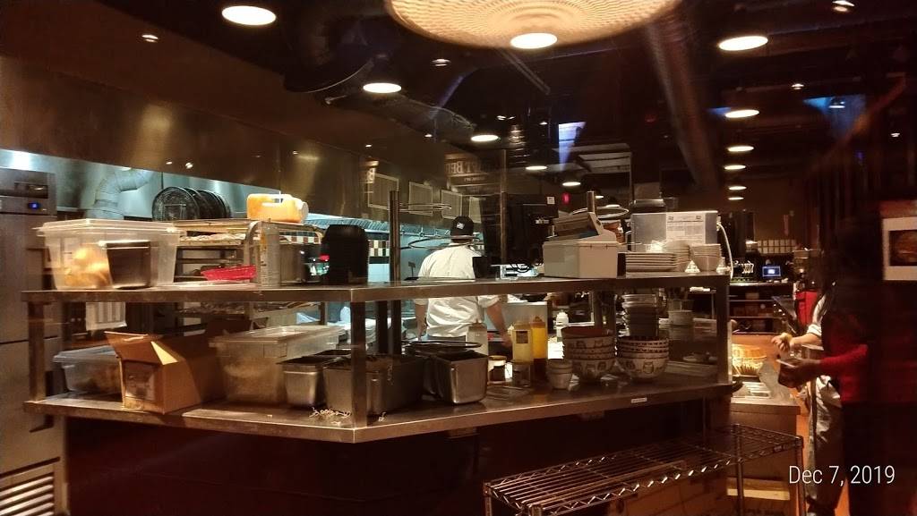 Jack Astors Bar & Grill | restaurant | 1900 The Queensway, Etobicoke, ON M9C 5H5, Canada | 4166262700 OR +1 416-626-2700