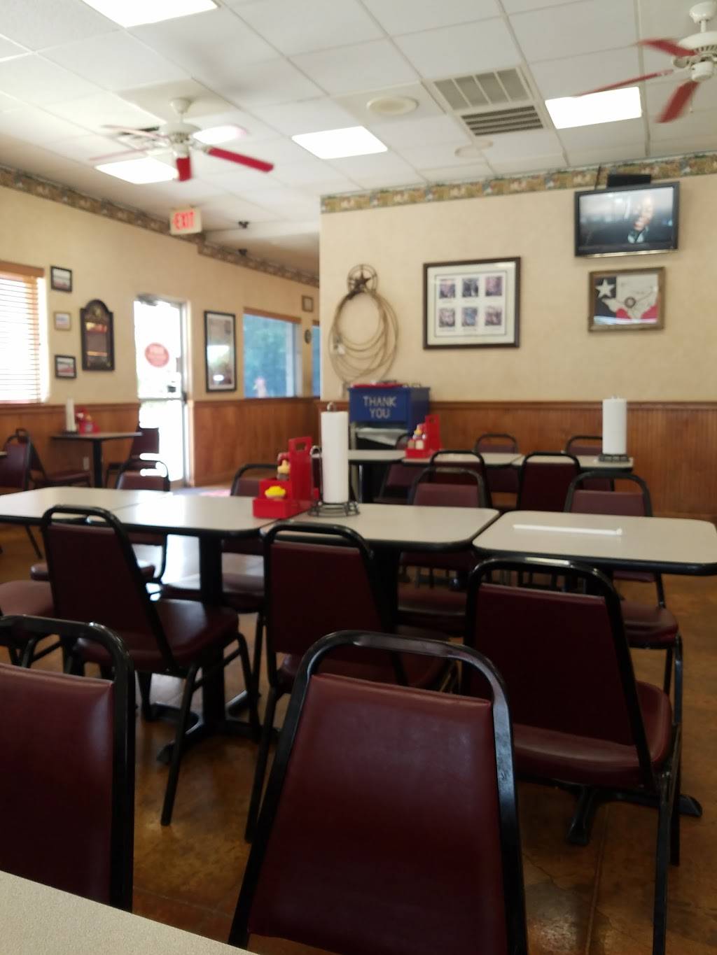 Bushs Chicken | restaurant | 1621 S Key Ave, Lampasas, TX 76550, USA | 5125566044 OR +1 512-556-6044