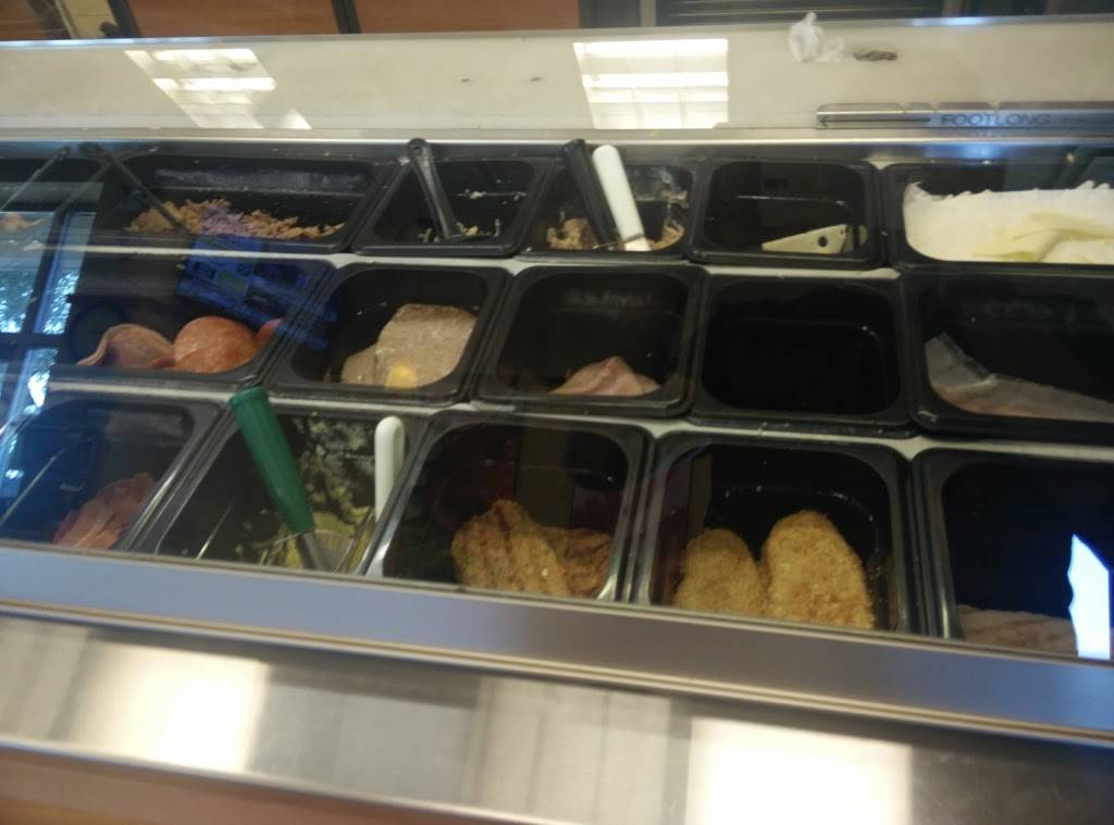 Subway | restaurant | 2855 Derry Rd E Unit 101, Mississauga, ON L4T 4H3, Canada | 9056788822 OR +1 905-678-8822