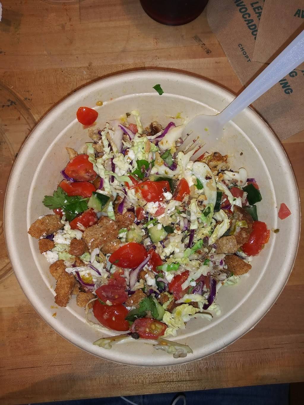 Chopt Creative Salad Co. | restaurant | 160 Maple Ave W, Vienna, VA 22180, USA | 7576561331 OR +1 757-656-1331