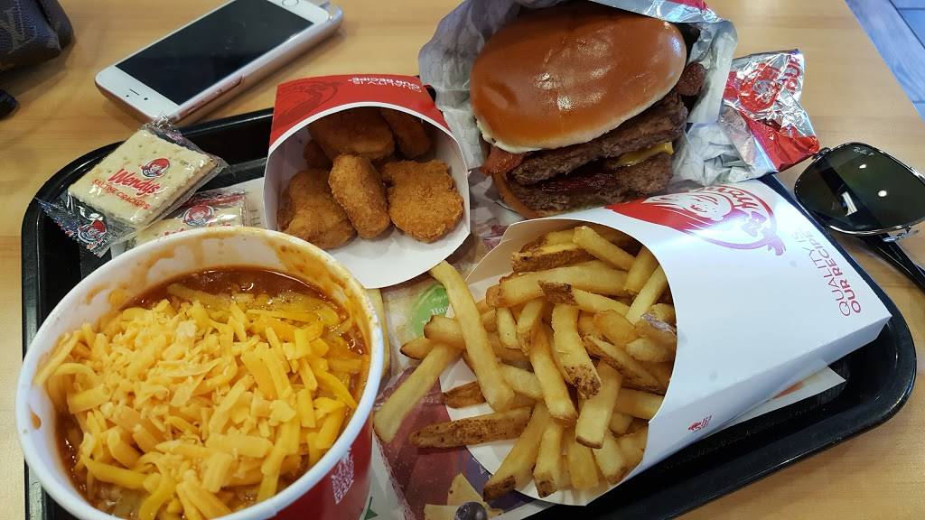 Wendys | restaurant | 1510 E F St, Oakdale, CA 95361, USA | 2098445320 OR +1 209-844-5320