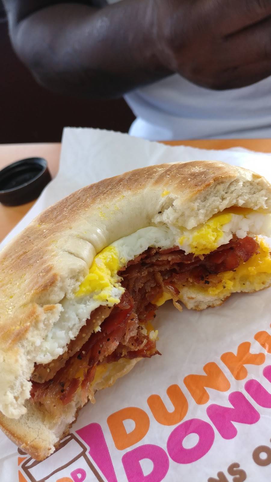 Dunkin | bakery | 3301 N Federal Hwy, Pompano Beach, FL 33064, USA | 9547816760 OR +1 954-781-6760