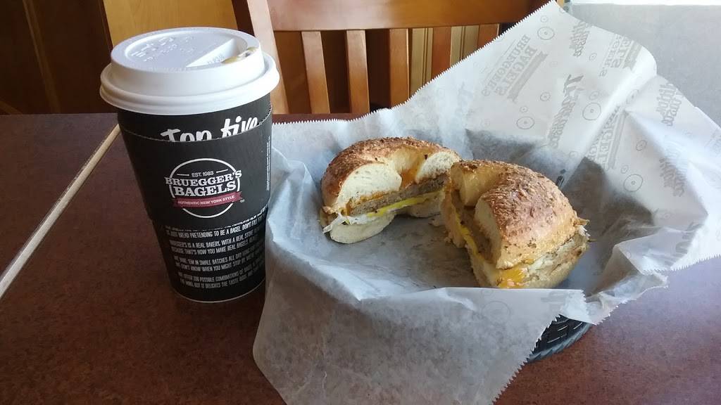 Brueggers Bagels | bakery | 4000 Annapolis Ln N Suite 109, Plymouth, MN 55447, USA | 7635539893 OR +1 763-553-9893