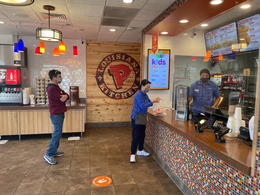 Popeyes Louisiana Kitchen | restaurant | 3777 Pacific Coast Hwy, Torrance, CA 90505, USA | 4242479598 OR +1 424-247-9598