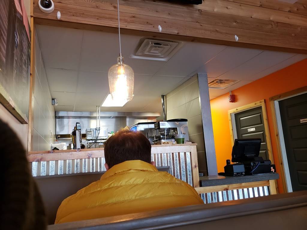 Corner Burger | restaurant | 12130 E Lynchburg Salem Turnpike Unit #3, Forest, VA 24551, USA | 4346162770 OR +1 434-616-2770