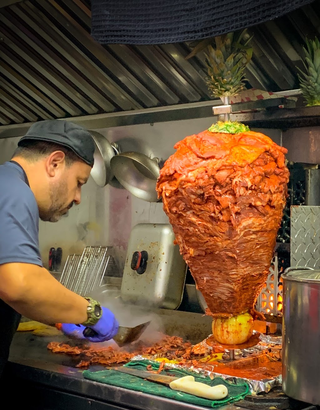 Mister Diablo Taco Truck | restaurant | 2202 Broadway, San Antonio, TX 78215, USA | 2104496502 OR +1 210-449-6502