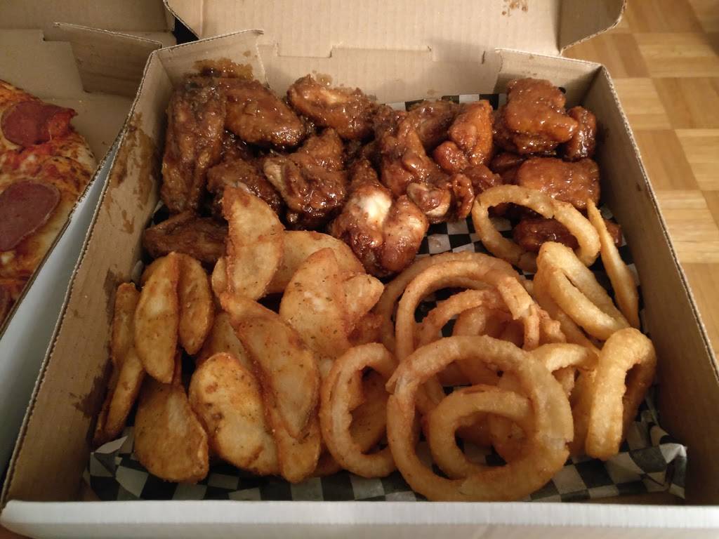 Pizza Hot Wings | meal delivery | 3883 Don Mills Rd, North York, ON M2H 2S7, Canada | 4164906325 OR +1 416-490-6325
