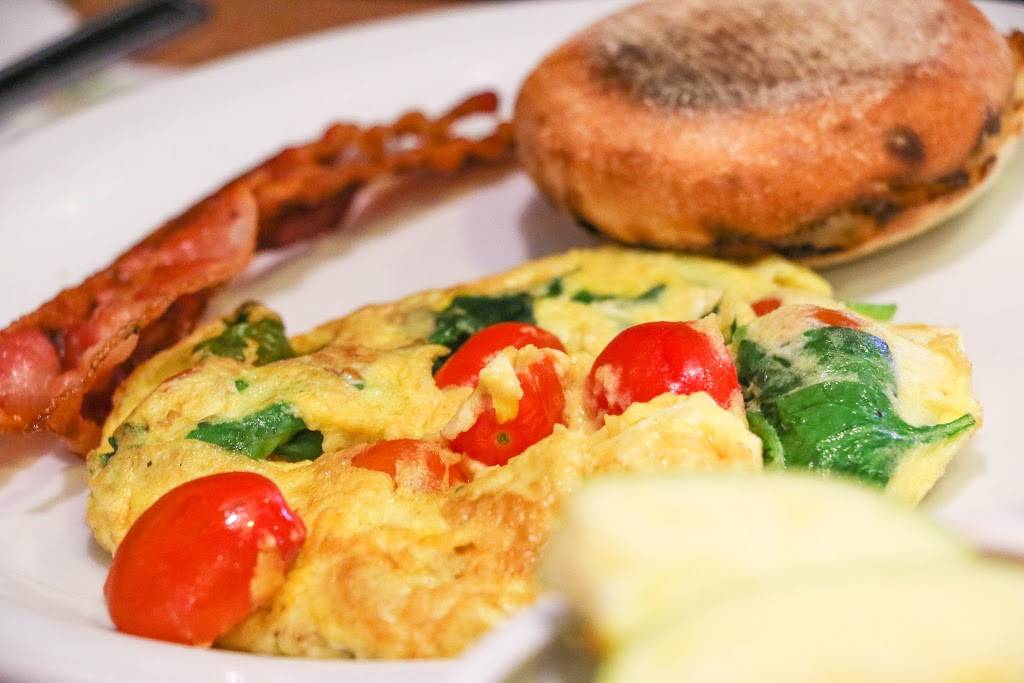 Dennys | restaurant | 730 Shelburne Rd, South Burlington, VT 05403, USA | 8028634000 OR +1 802-863-4000