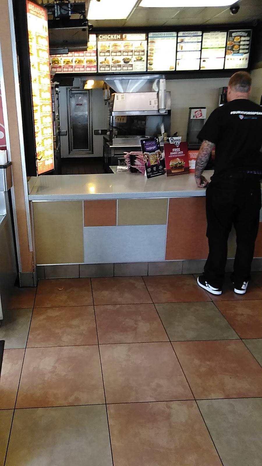 Jack in the Box | restaurant | 495 N D St, San Bernardino, CA 92401, USA | 9098894984 OR +1 909-889-4984