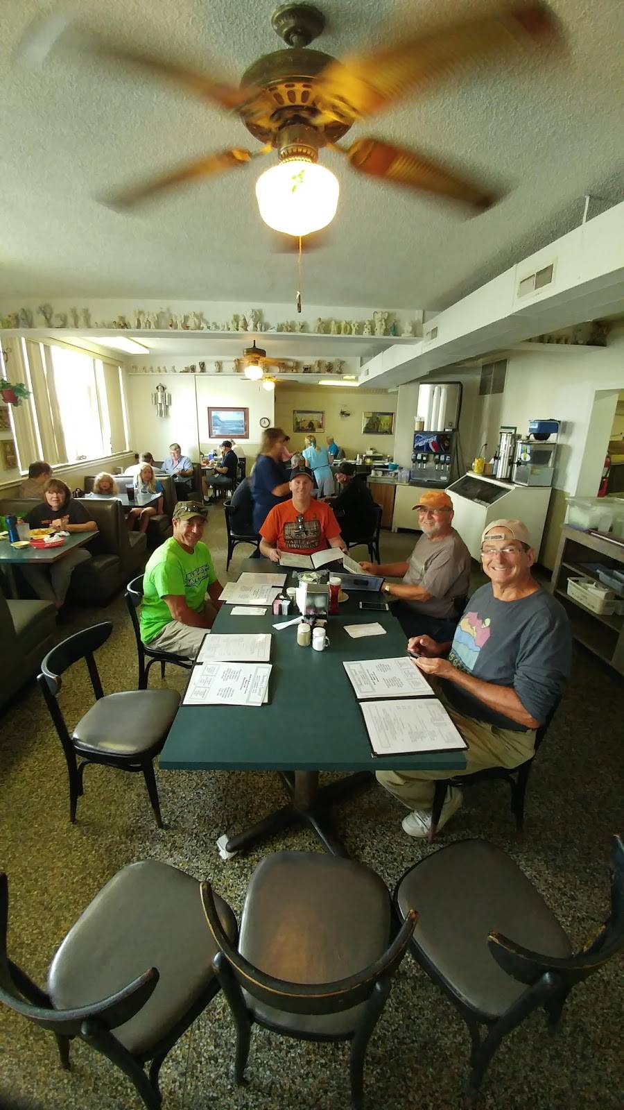 Sisters Restaurant | restaurant | 330 N Main St, Crossville, TN 38555, USA | 9317077702 OR +1 931-707-7702