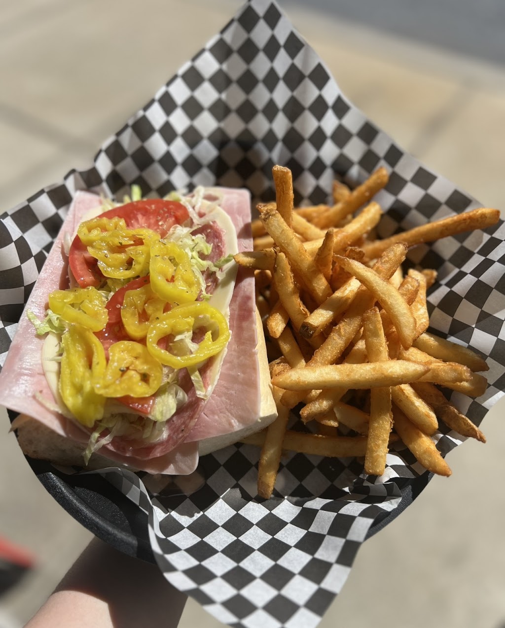 Zolas Pizzeria | restaurant | 3130 Pricetown Rd Suite J, Fleetwood, PA 19522, USA | 6107434746 OR +1 610-743-4746