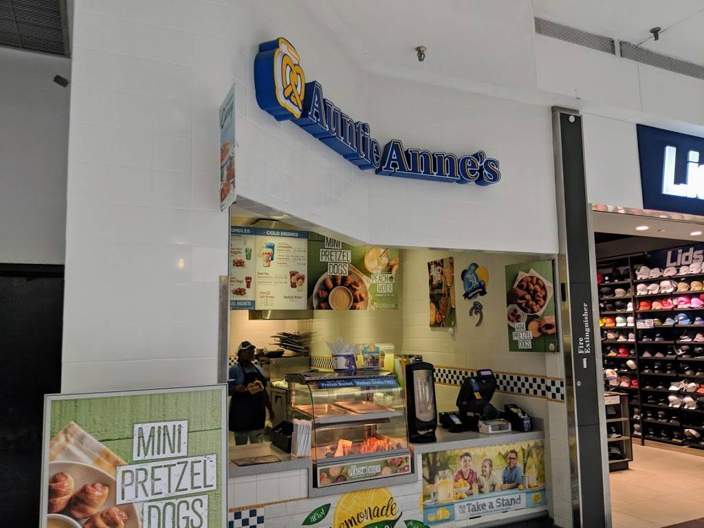 Auntie Annes | cafe | 5 Woodfield Mall, Schaumburg, IL 60173, USA | 8476196844 OR +1 847-619-6844