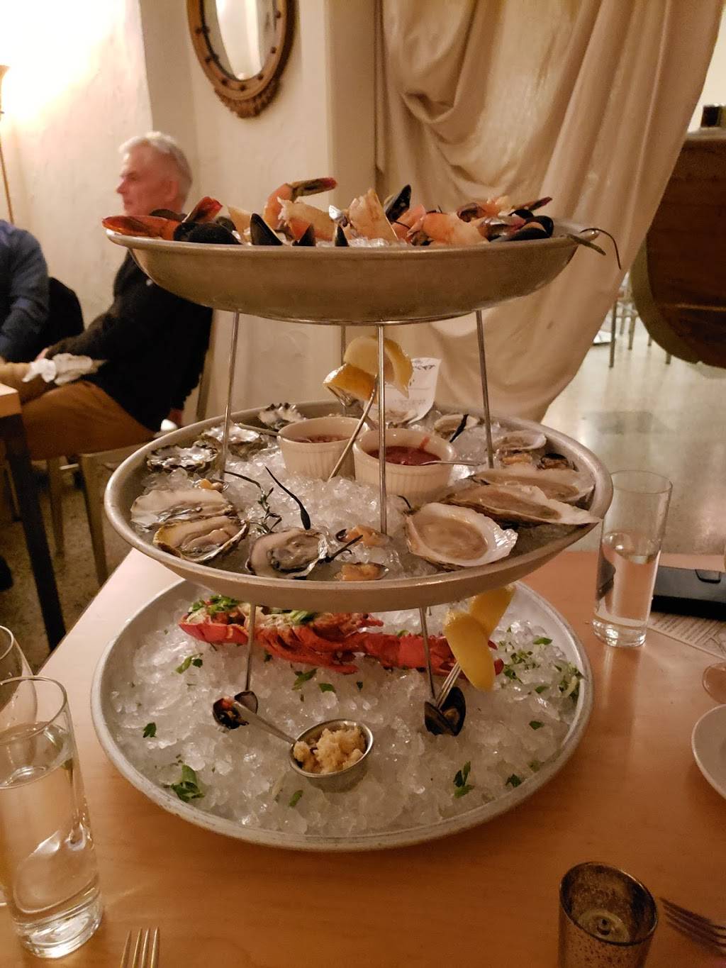 Tempest Oyster Bar | restaurant | 120 E Wilson St, Madison, WI 53703, USA | 6082581443 OR +1 608-258-1443