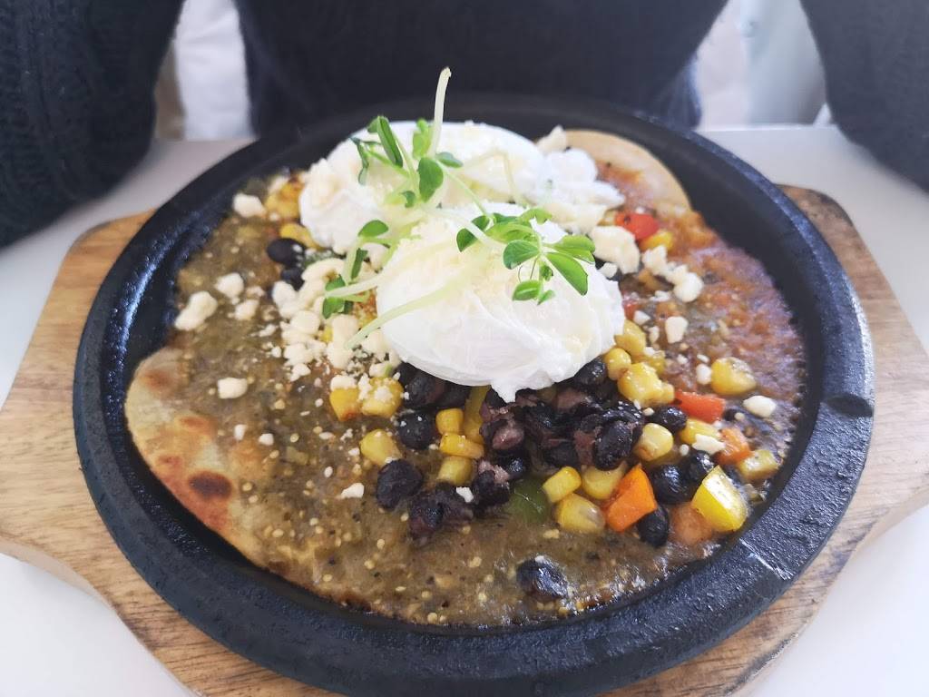 Kravingz | restaurant | 1710 Lakeshore Rd W, Mississauga, ON L5J 1J5, Canada | 9059165500 OR +1 905-916-5500