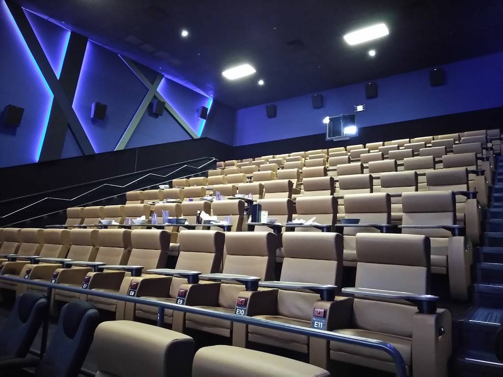 Studio Movie Grill | night club | 1555 Simi Town Center Way, Simi Valley, CA 93065, USA | 8054227100 OR +1 805-422-7100