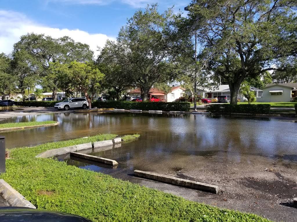 Piccadilly | restaurant | 4500 Hollywood Blvd, Hollywood, FL 33021, USA | 9549660636 OR +1 954-966-0636