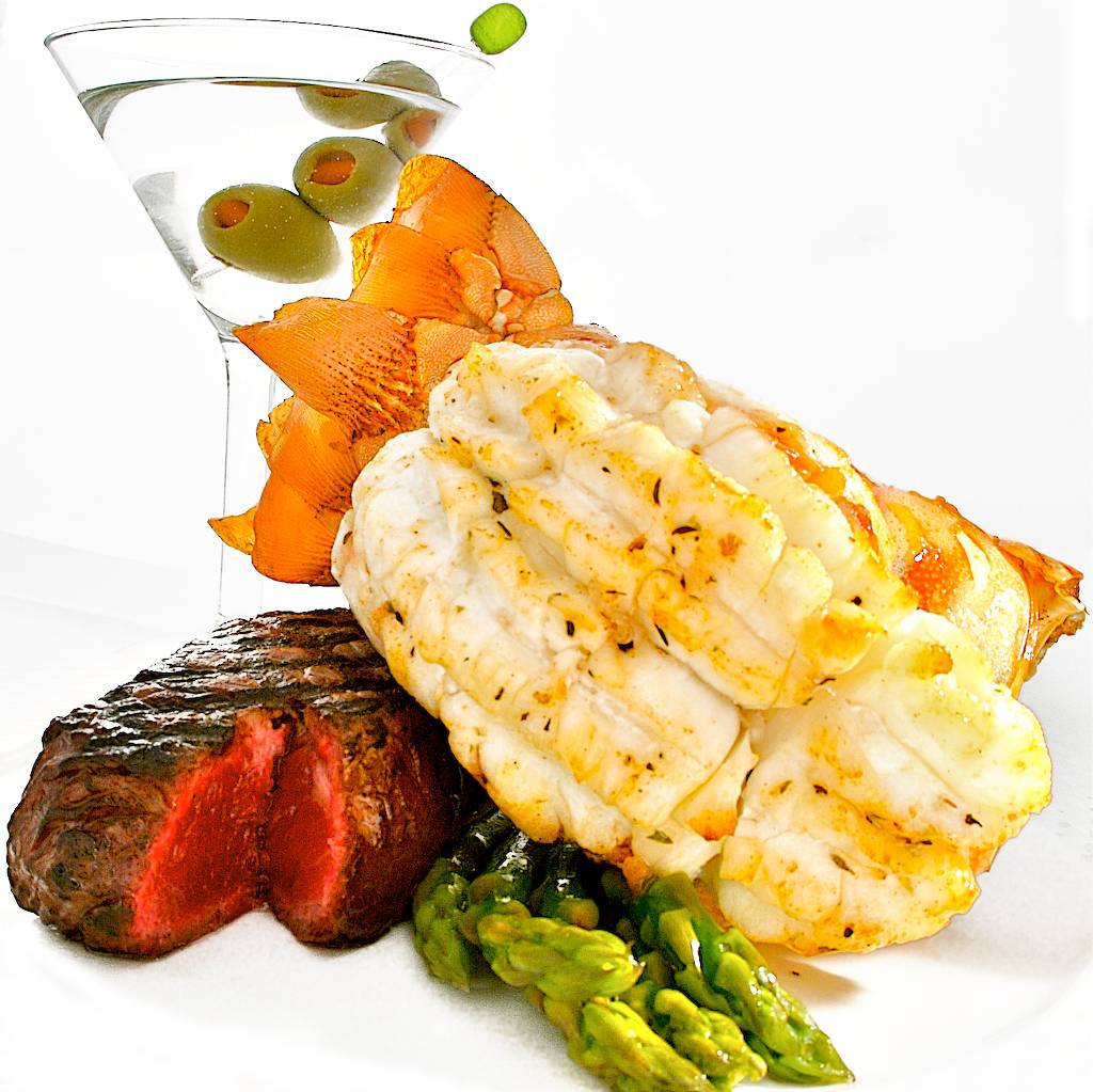 Martinis Grille | restaurant | 610 N 4th St #400, Burlington, IA 52601, USA | 3197526262 OR +1 319-752-6262