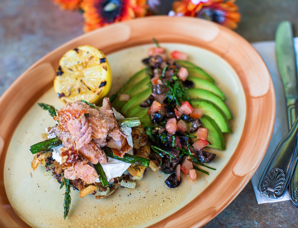 Luckys Restaurant & Bar | restaurant | 1401 Marvin Rd NE STE 310, Lacey, WA 98516, USA | 3609723300 OR +1 360-972-3300