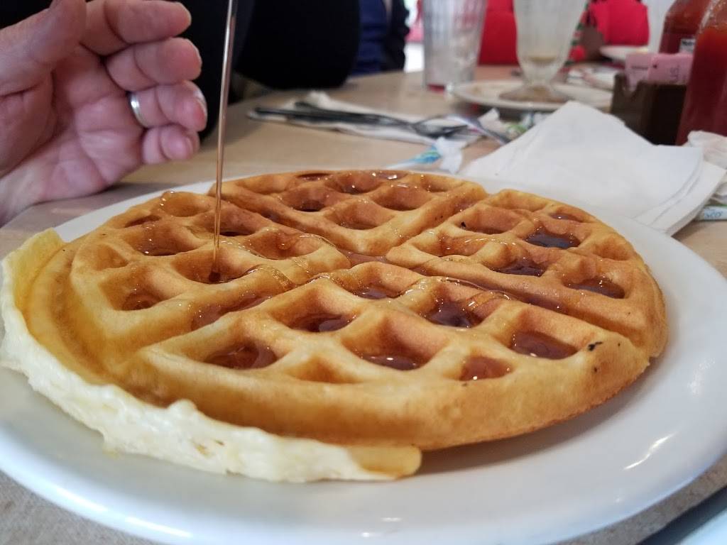 Teds Ice Cream & Restaurant | restaurant | 6204 W North Ave, Wauwatosa, WI 53213, USA | 4142585610 OR +1 414-258-5610