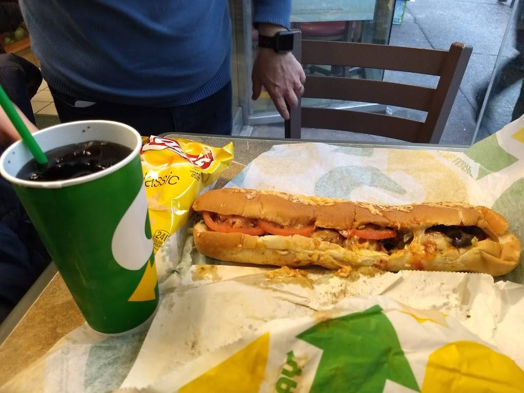 Subway Restaurants | restaurant | 165 Church St, New York, NY 10007, USA | 2124067582 OR +1 212-406-7582