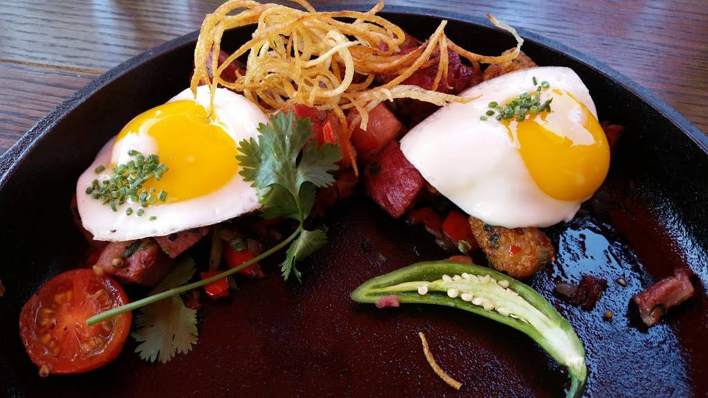 Newhall Refinery | restaurant | 24258 Main St, Santa Clarita, CA 91321, USA | 6613884477 OR +1 661-388-4477