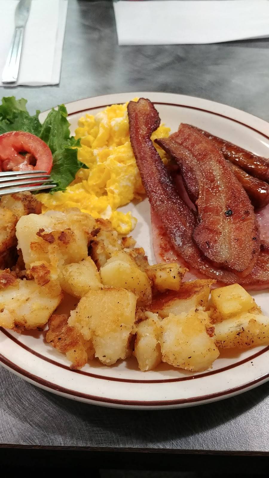 Joe Ks Deli | restaurant | 2601 S Soto St, Vernon, CA 90058, USA | 3232671400 OR +1 323-267-1400