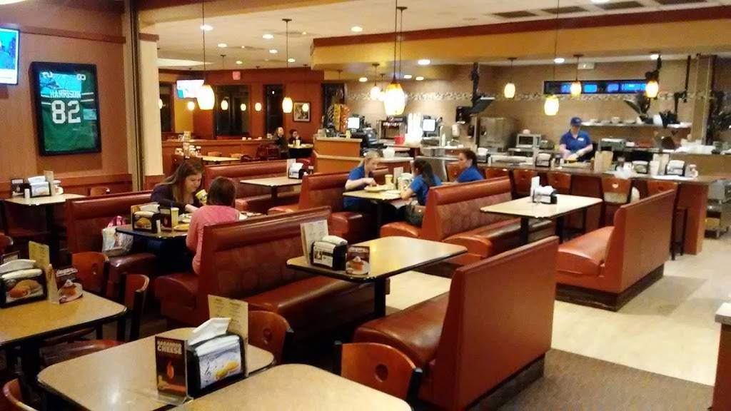 Skyline Chili | restaurant | 10429 Harrison Ave, Harrison, OH 45030, USA | 5133670614 OR +1 513-367-0614