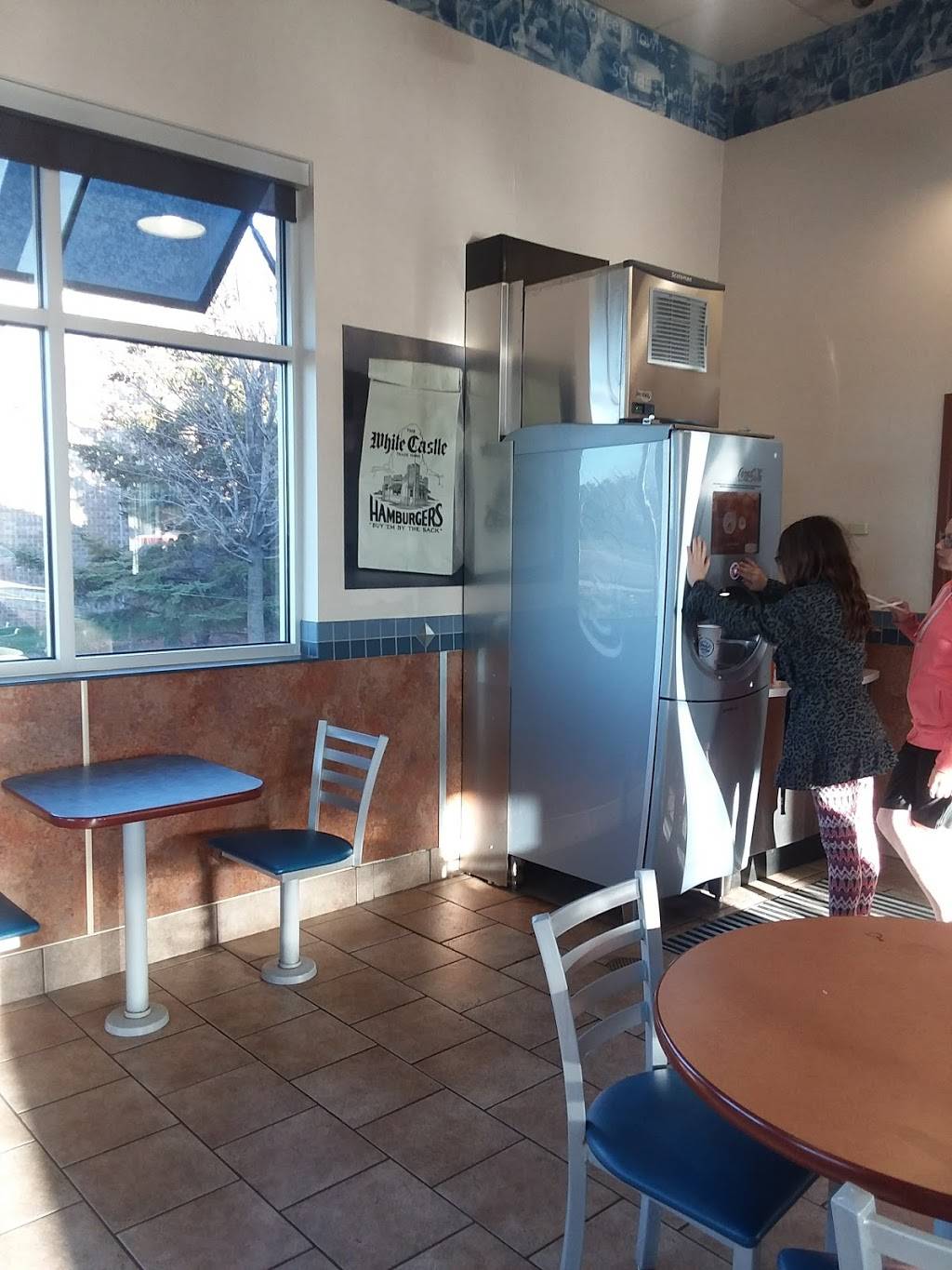 White Castle | restaurant | 3832 E Grand River Ave, Howell, MI 48843, USA | 5175525284 OR +1 517-552-5284