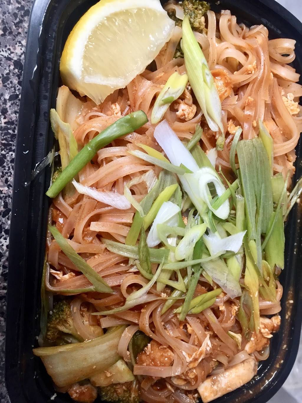 Thai Room | restaurant | 2063 Danforth Ave, Toronto, ON M4C 1J8, Canada | 4166938424 OR +1 416-693-8424