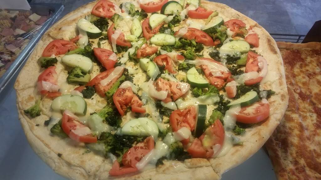 Sarinas Pizza | restaurant | 3177 Morgantown Rd, Mohnton, PA 19540, USA | 6108561303 OR +1 610-856-1303