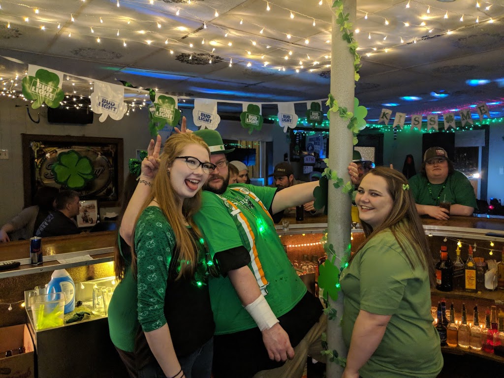 Double Ds Venango Hotel | restaurant | 21750 Cussewago St, Venango, PA 16440, USA | 8143984045 OR +1 814-398-4045